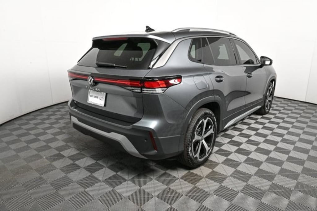 New 2026 Volkswagen Tiguan 2.0T SE SUV