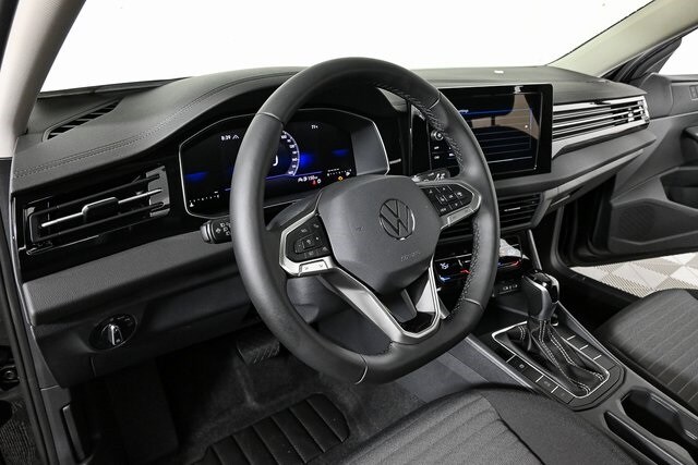2025 Volkswagen Jetta 1.5T S photo 4