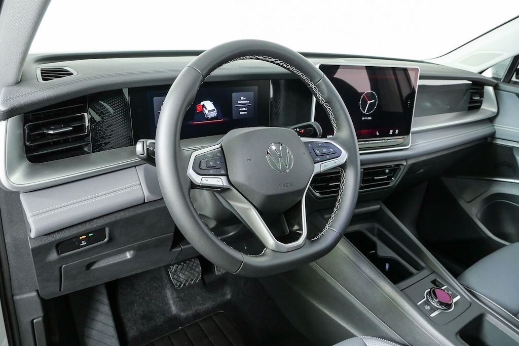New 2026 Volkswagen Tiguan SE SUV