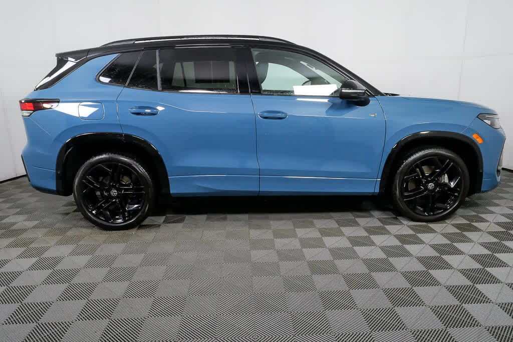 Certified 2025 Volkswagen Tiguan 2.0T SE R-Line Black SUV