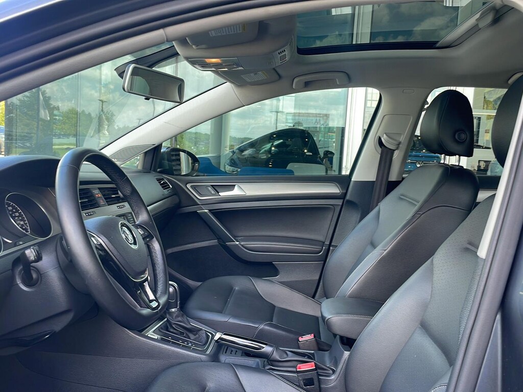 Used 2016 Volkswagen Golf TSI SE 4D Automatic Hatchback