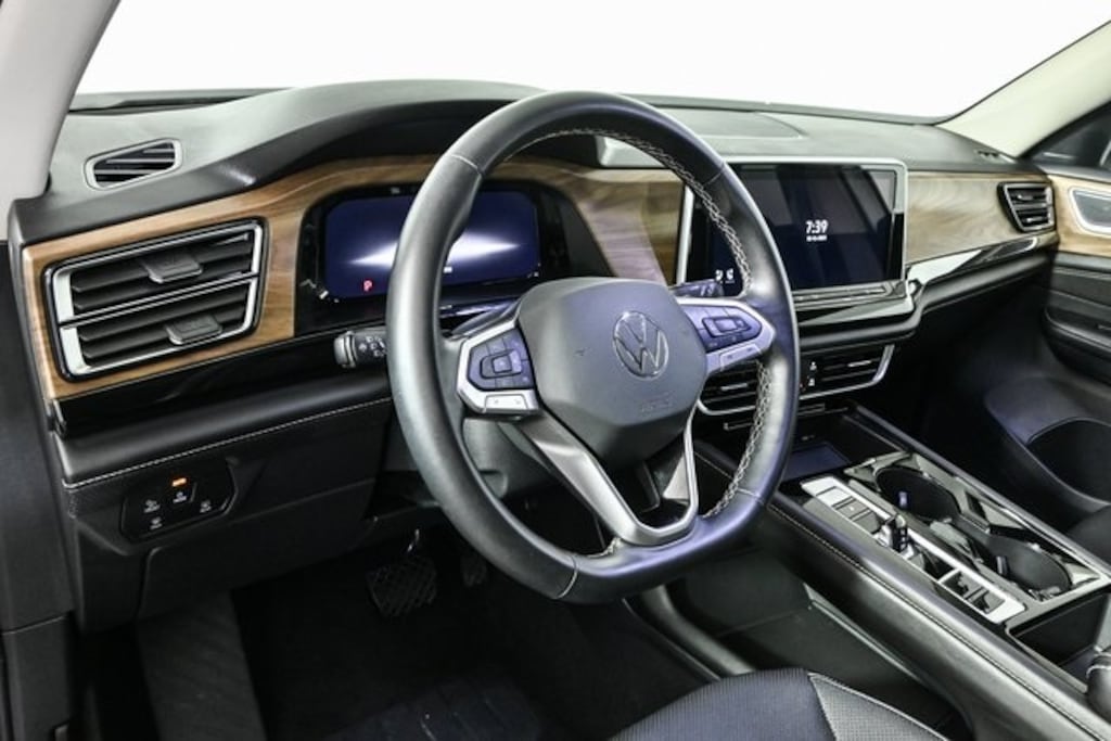 Certified 2025 Volkswagen Atlas 2.0T SE w/Technology SUV