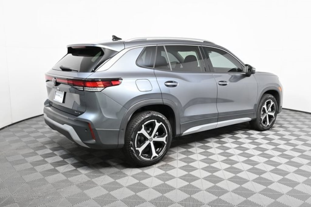 New 2026 Volkswagen Tiguan 2.0T SE AWD w/Panoramic Sunroof SUV