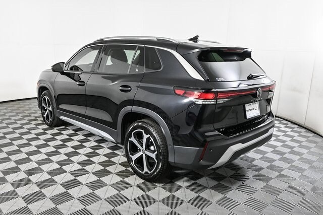 2025 Volkswagen Tiguan SE photo 4