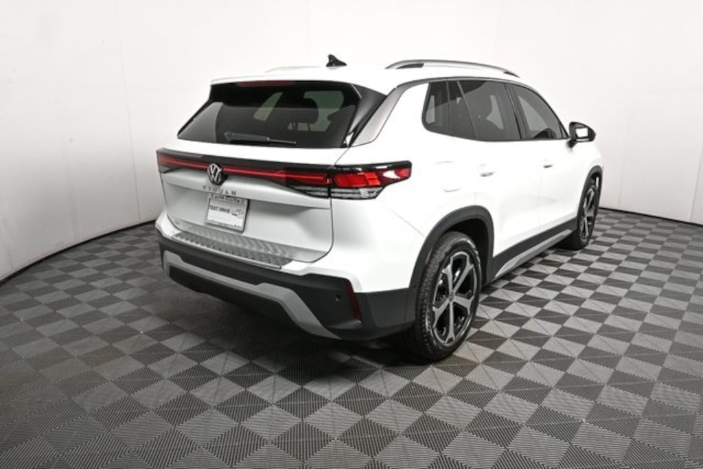 New 2025 Volkswagen Tiguan 2.0T SE SUV