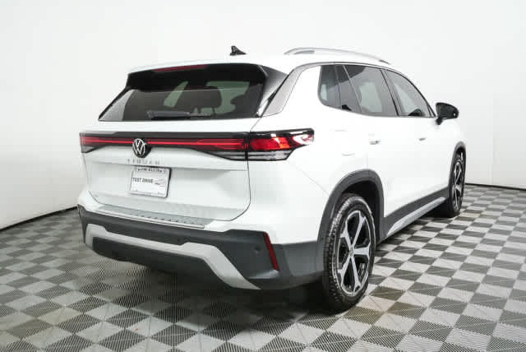 New 2026 Volkswagen Tiguan SE SUV