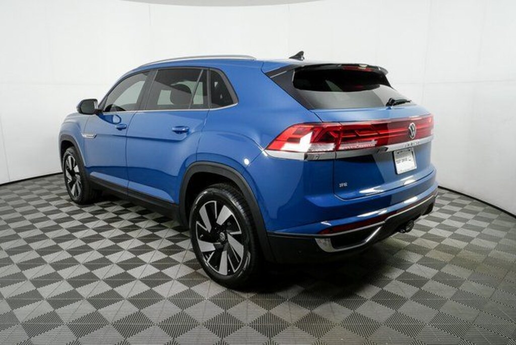 New 2026 Volkswagen Atlas Cross Sport 2.0T SE w/Technology SUV