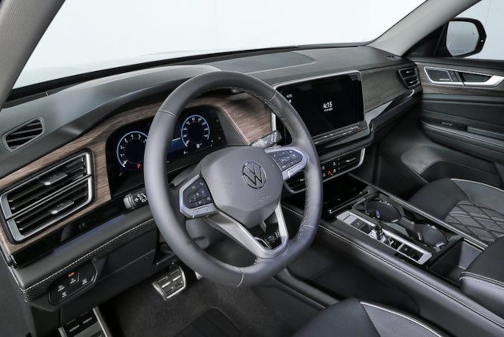 New 2026 Volkswagen Atlas 2.0T SEL Premium R-Line SUV