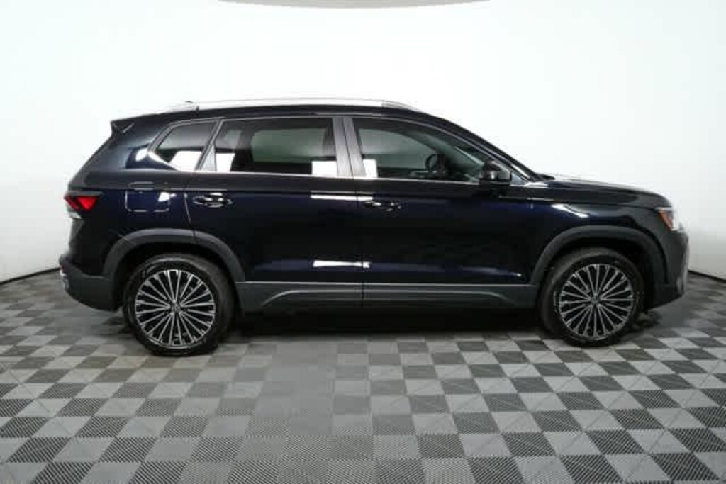 New 2026 Volkswagen Taos 1.5T SE SUV