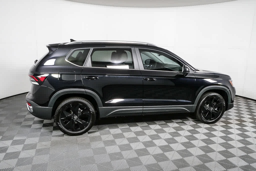 New 2026 Volkswagen Taos 1.5T SE SUV