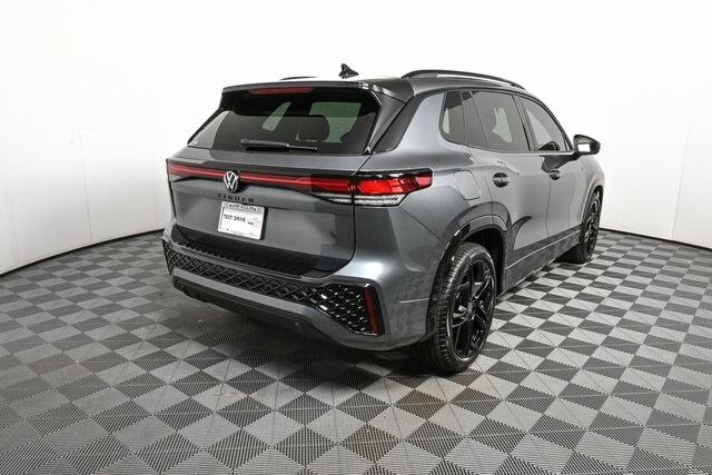 2025 Volkswagen Tiguan SE R-Line Black photo 2