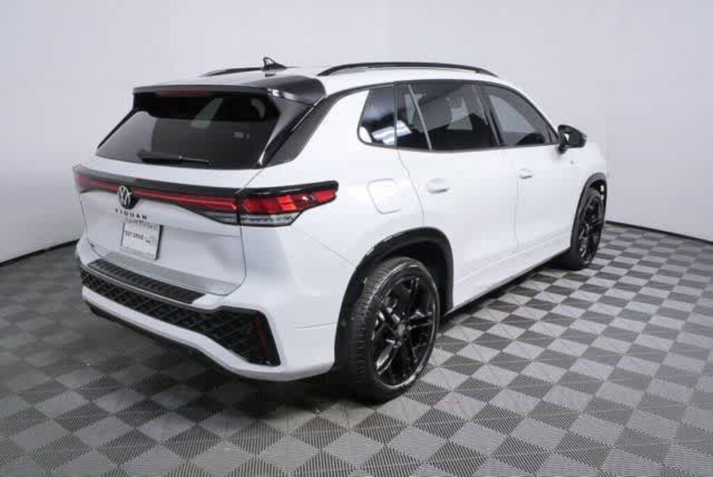 New 2026 Volkswagen Tiguan 2.0T SE R-Line Black SUV