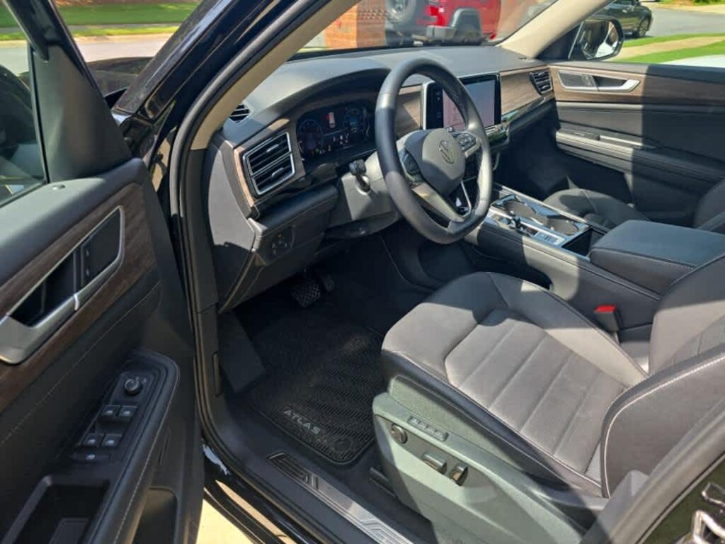 Certified 2025 Volkswagen Atlas 2.0T SEL SUV