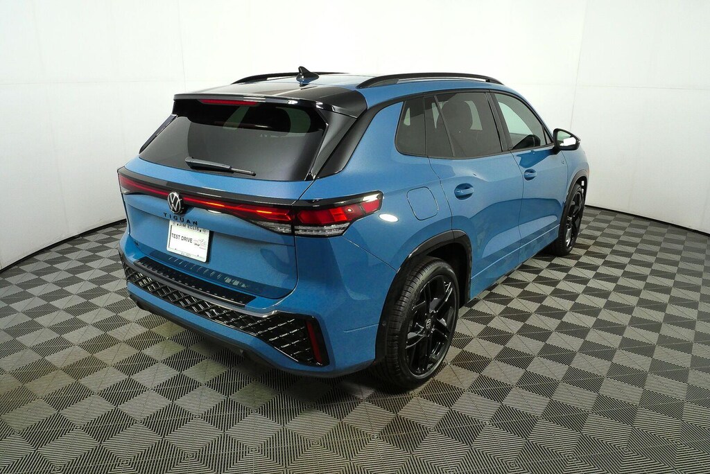 New 2026 Volkswagen Tiguan SE R-Line Black SUV