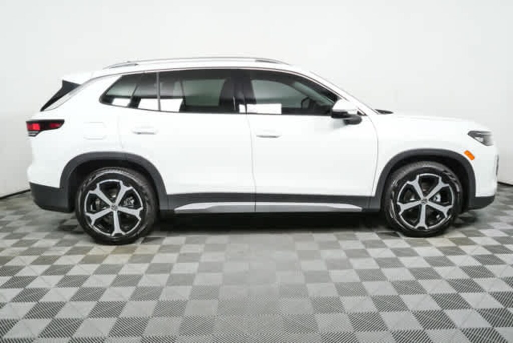 New 2026 Volkswagen Tiguan SE SUV