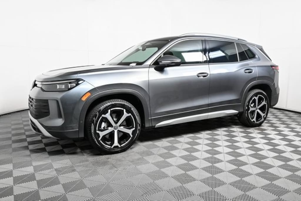 New 2025 Volkswagen Tiguan 2.0T SE SUV