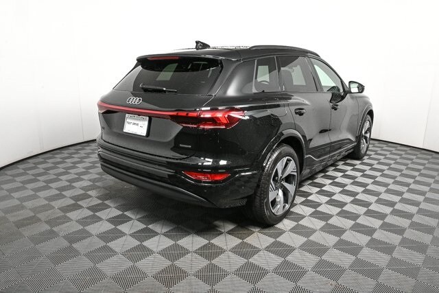 2025 Audi Q6 E-tron Premium photo 2