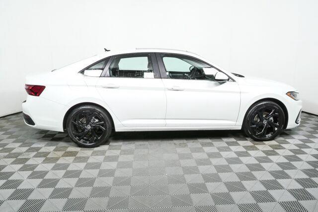 New 2027 Volkswagen Jetta 1.5T SE Sedan