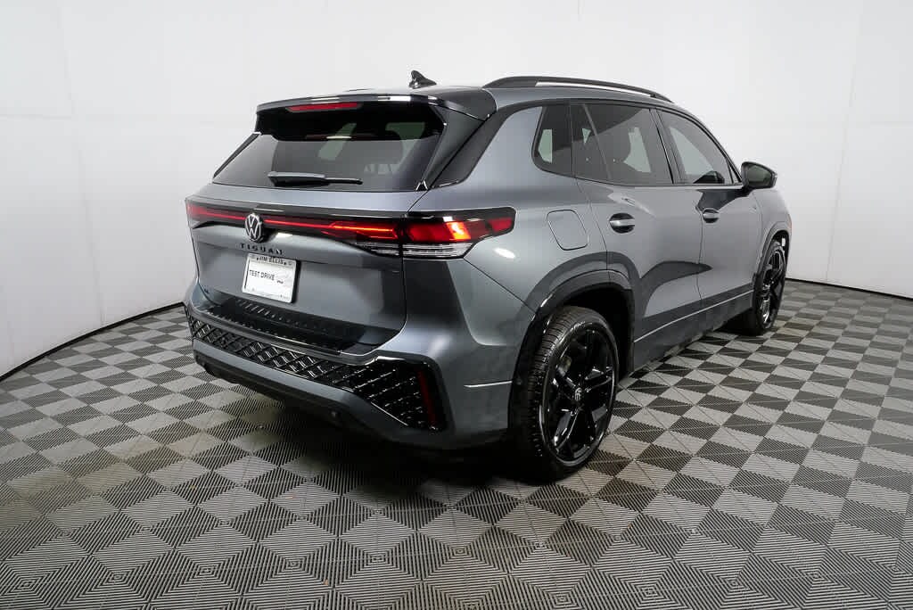 New 2026 Volkswagen Tiguan 2.0T SE R-Line Black SUV