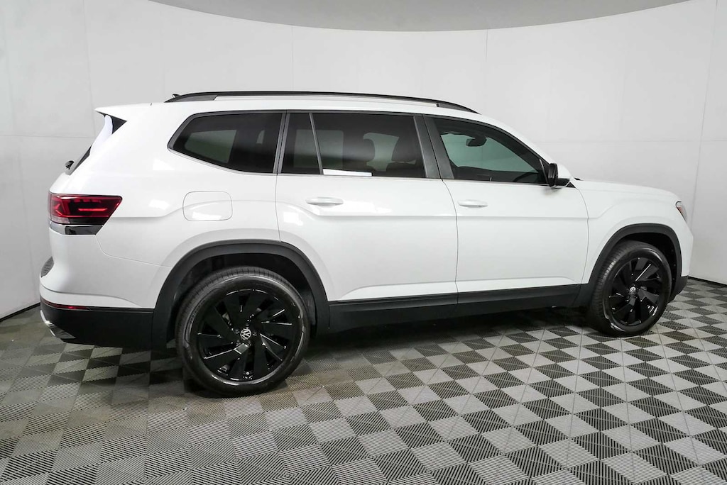 New 2026 Volkswagen Atlas SE w/Technology SUV