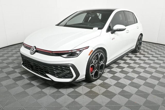 2025 Volkswagen Golf GTI Autobahn photo 2