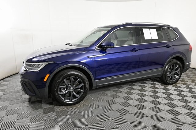 2023 Volkswagen Tiguan SE photo 3