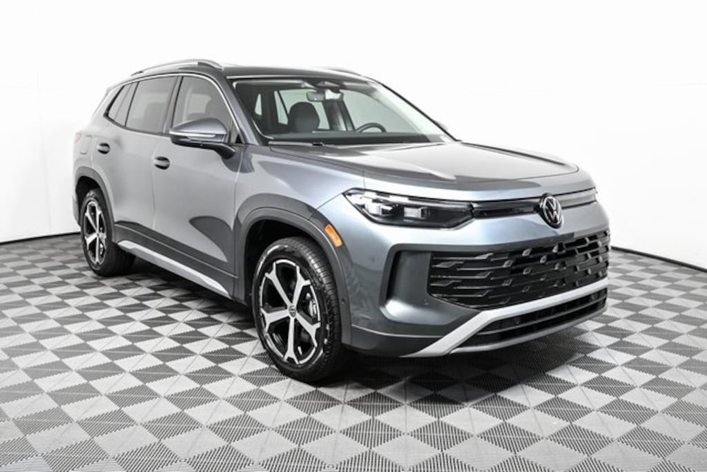 New 2026 Volkswagen Tiguan 2.0T SE AWD w/Panoramic Sunroof SUV