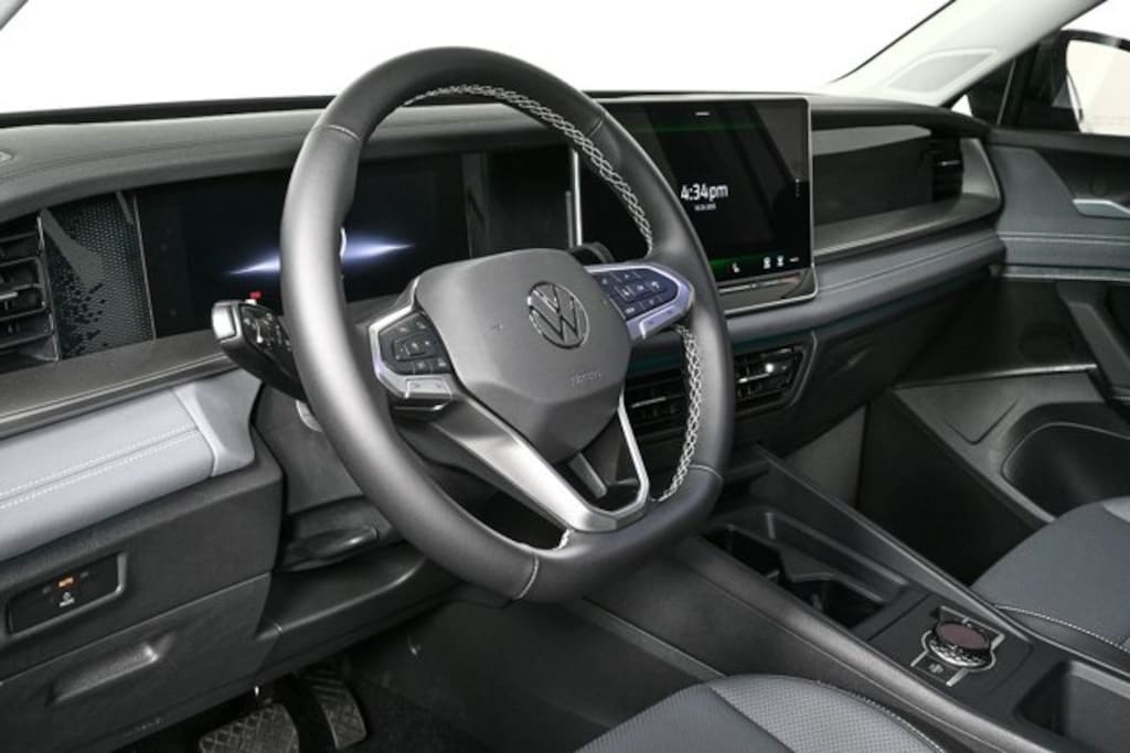 New 2026 Volkswagen Tiguan 2.0T SE SUV