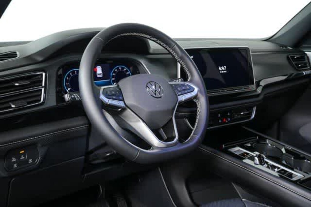 New 2026 Volkswagen Atlas Cross Sport 2.0T SE w/Technology SUV