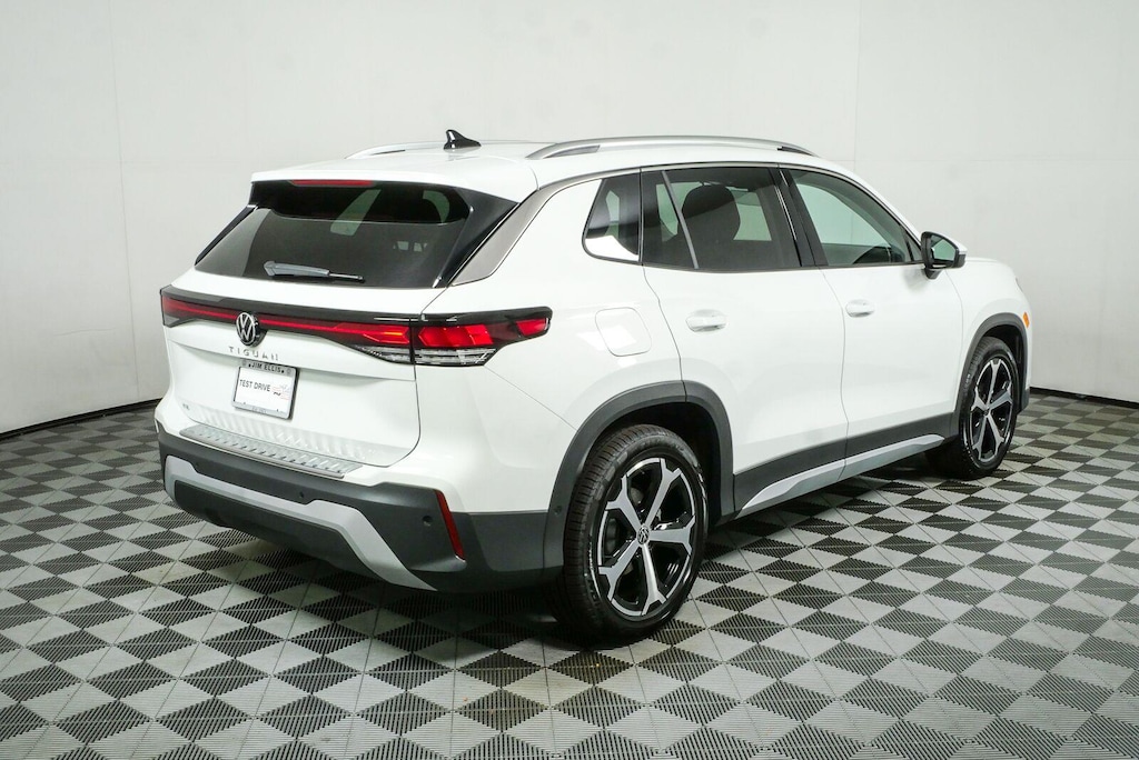 New 2026 Volkswagen Tiguan SE SUV