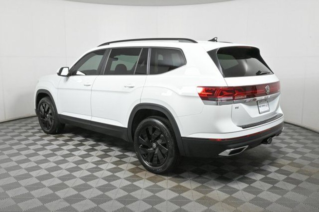 New 2025 Volkswagen Atlas 2.0T SE w/Technology SUV