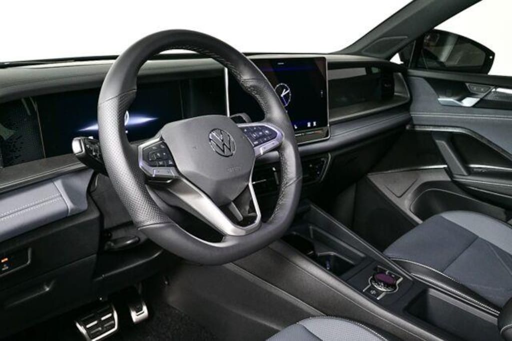 New 2026 Volkswagen Tiguan SE R-Line Black SUV