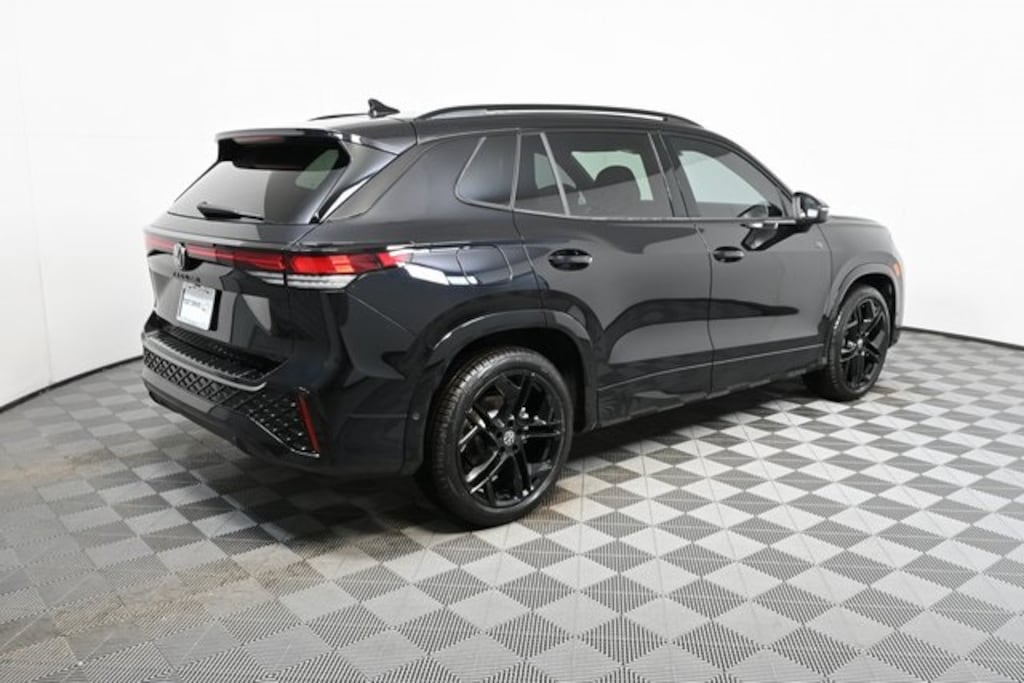 New 2026 Volkswagen Tiguan 2.0T SE SUV