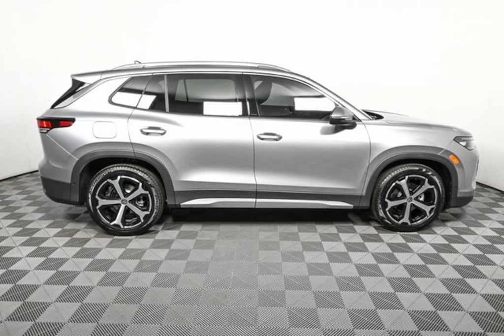 New 2025 Volkswagen Tiguan 2.0T SE SUV