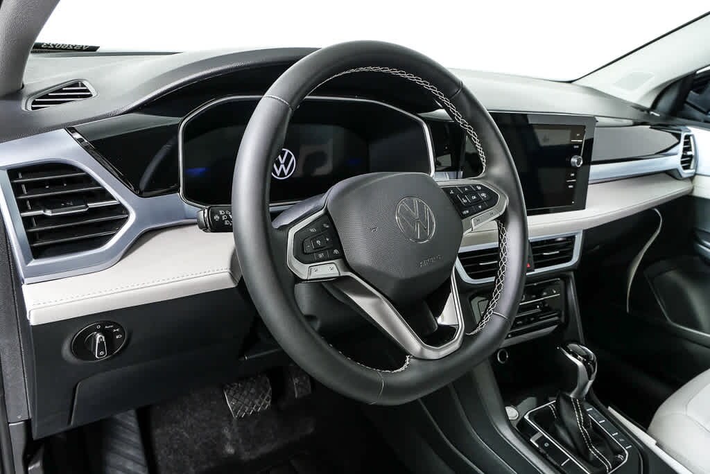 New 2026 Volkswagen Taos 1.5T SE SUV