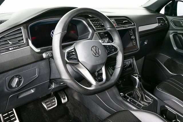 2024 Volkswagen Tiguan SE R-Line Black photo 3