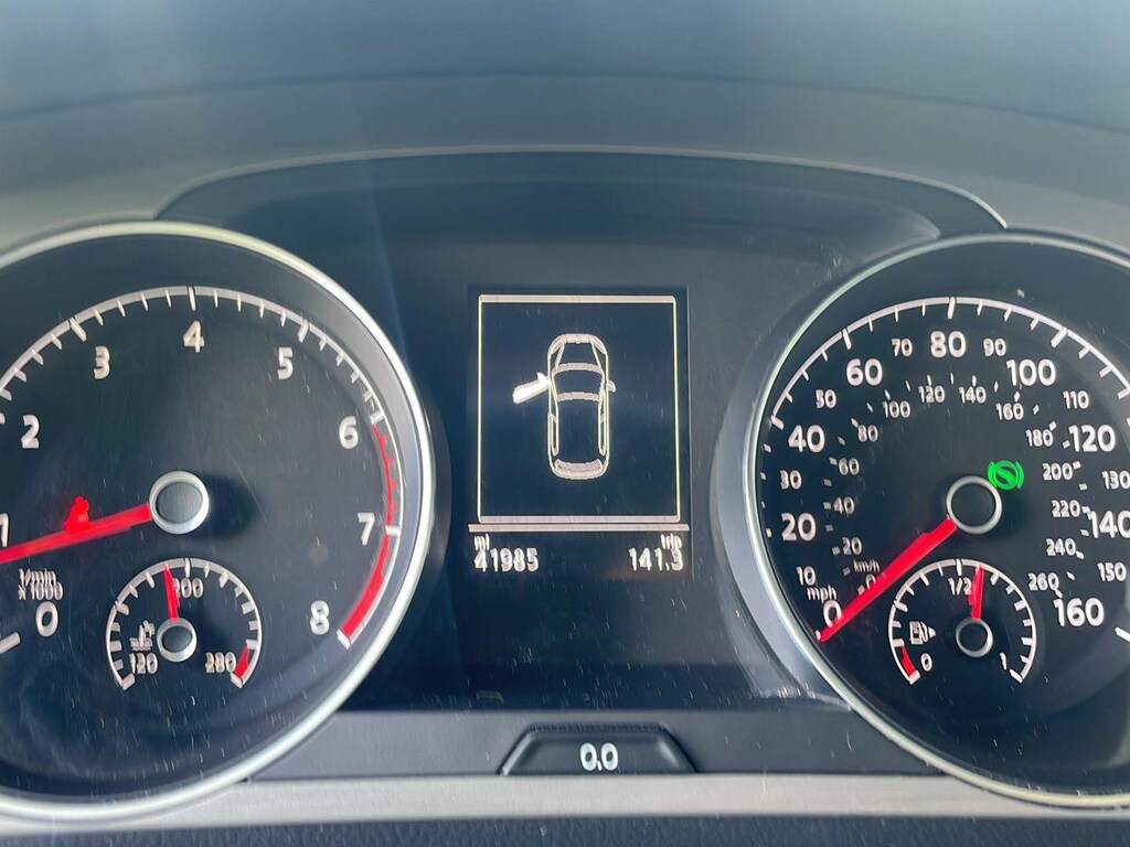 Used 2016 Volkswagen Golf TSI SE 4D Automatic Hatchback