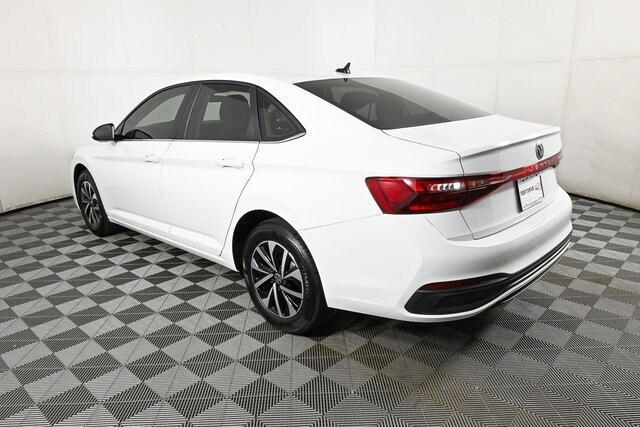 2025 Volkswagen Jetta 1.5T S photo 4