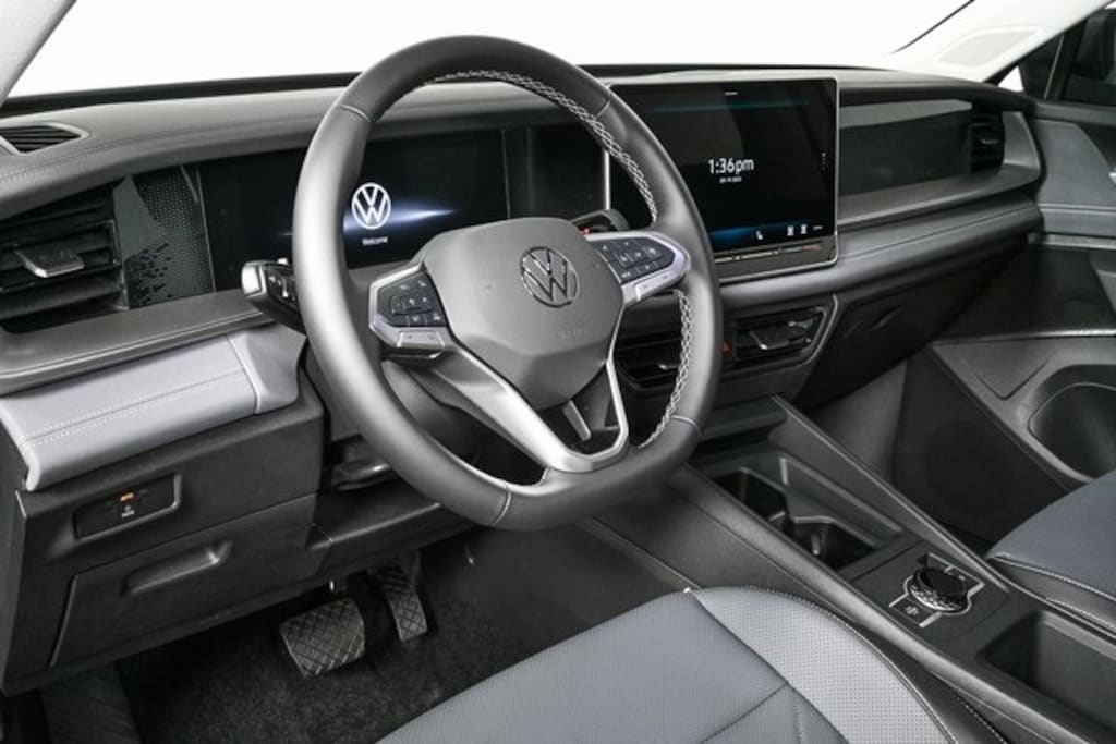 New 2025 Volkswagen Tiguan 2.0T SE SUV