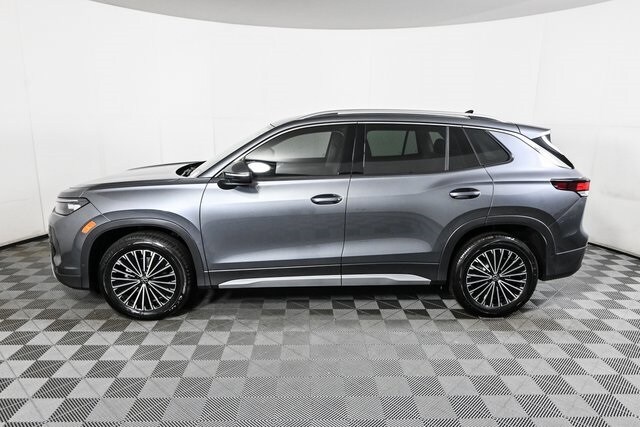 2025 Volkswagen Tiguan S photo 3