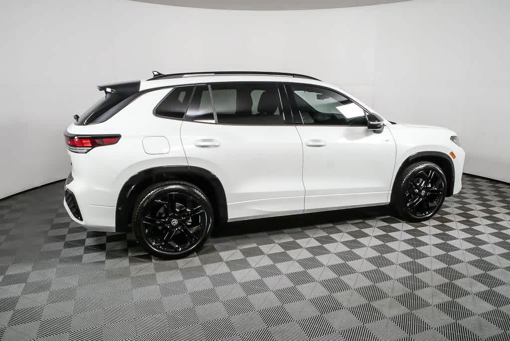New 2026 Volkswagen Tiguan SE R-Line Black SUV