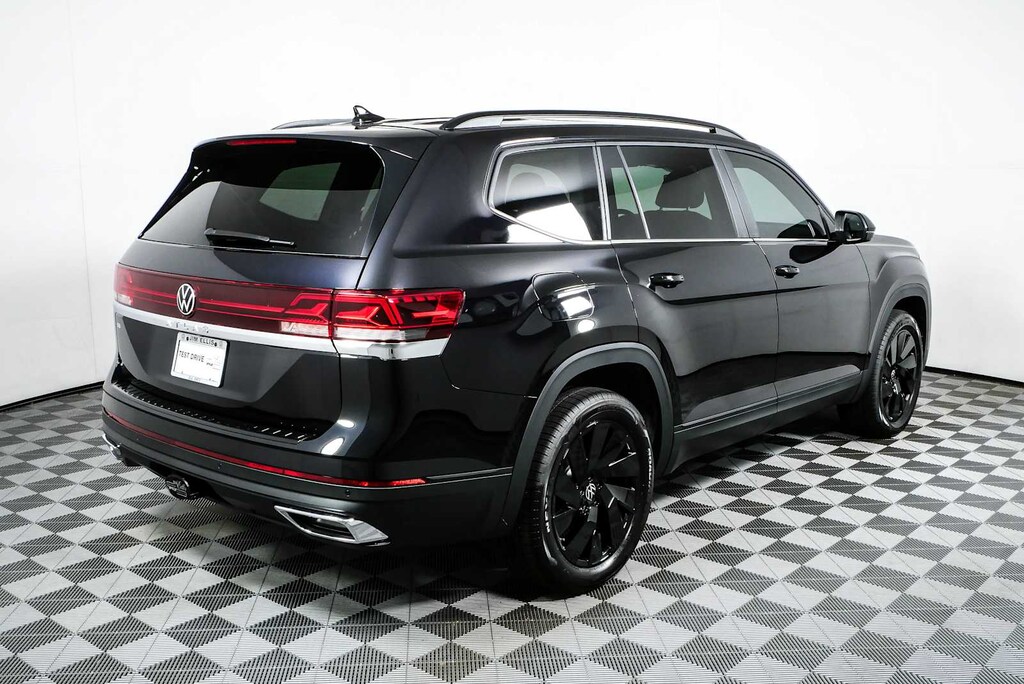 New 2026 Volkswagen Atlas SE w/Technology SUV