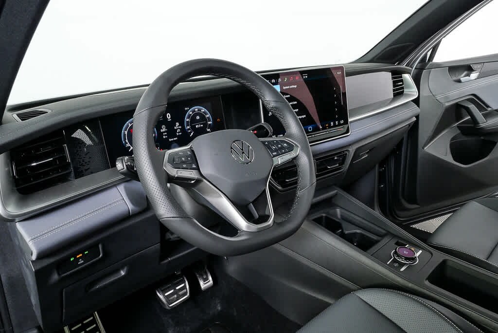 New 2026 Volkswagen Tiguan 2.0T SE R-Line Black SUV