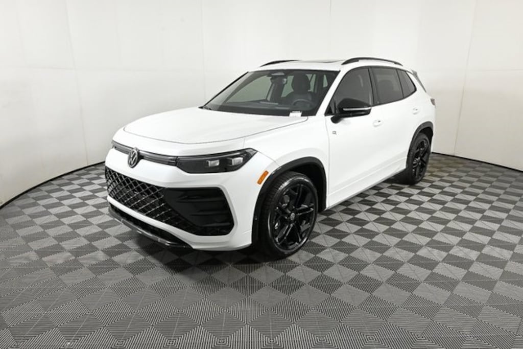 New 2026 Volkswagen Tiguan 2.0T SE SUV