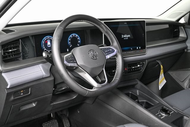 2025 Volkswagen Tiguan SE photo 3