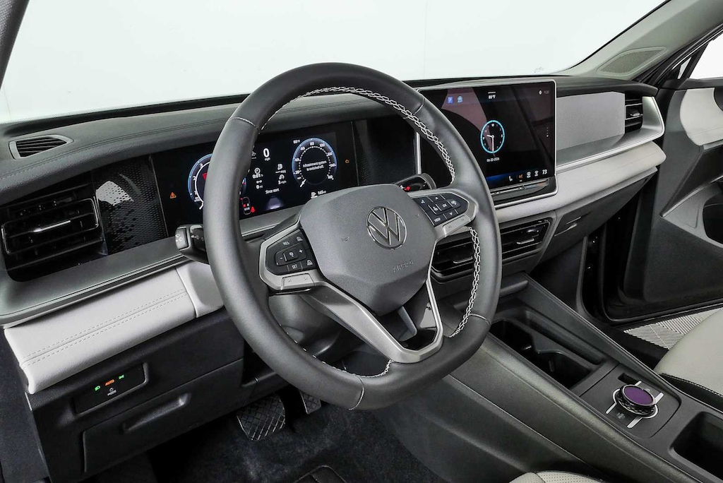 New 2026 Volkswagen Tiguan 2.0T SE SUV