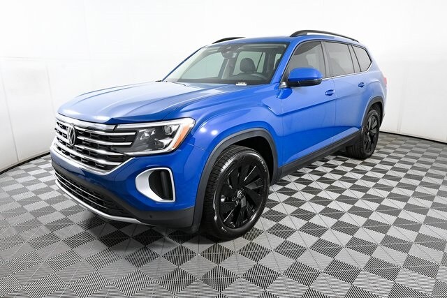 2025 Volkswagen Atlas SE Technology photo 2