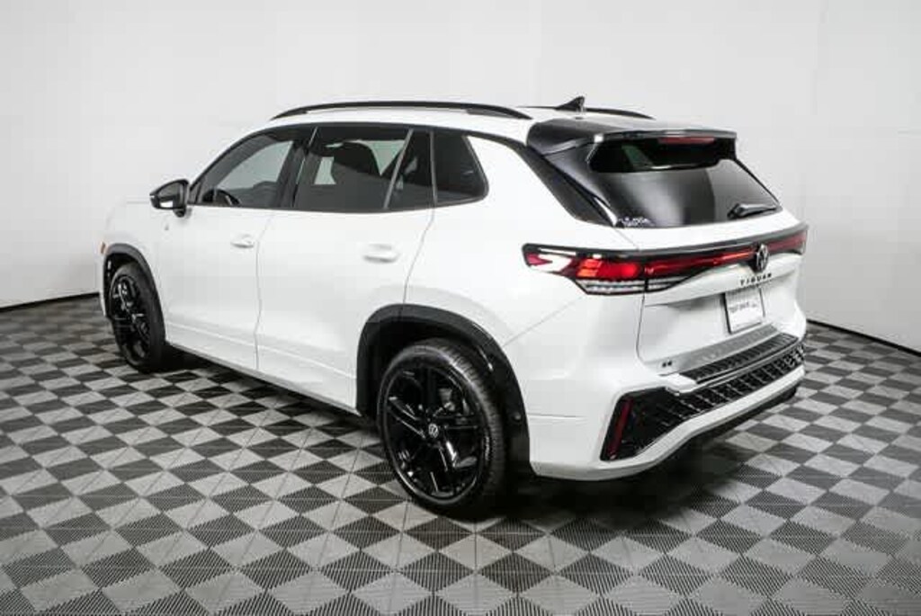 New 2026 Volkswagen Tiguan 2.0T SE R-Line Black SUV