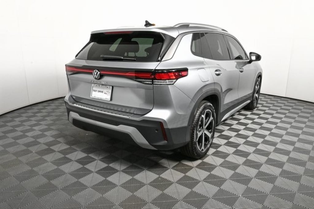 New 2025 Volkswagen Tiguan 2.0T SE SUV