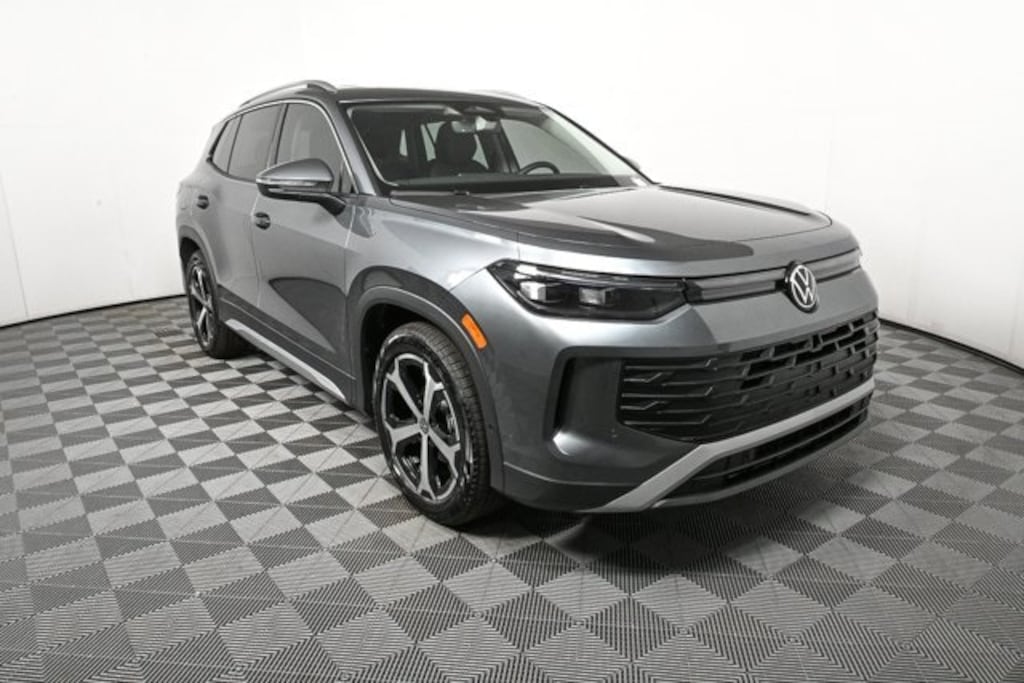 New 2026 Volkswagen Tiguan 2.0T SE SUV